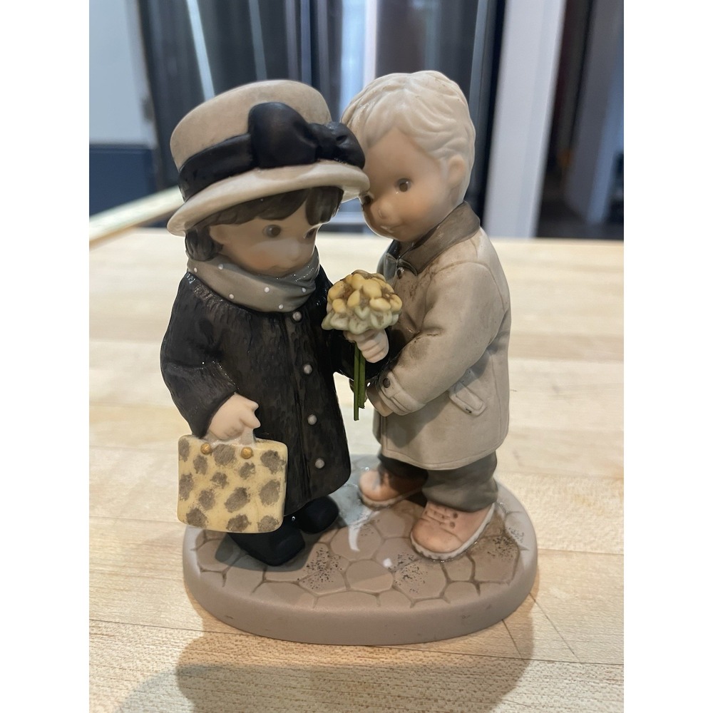 2002 Enesco Your Love Keeps Me Warm Kim Anderson 5" Porcelain Figure